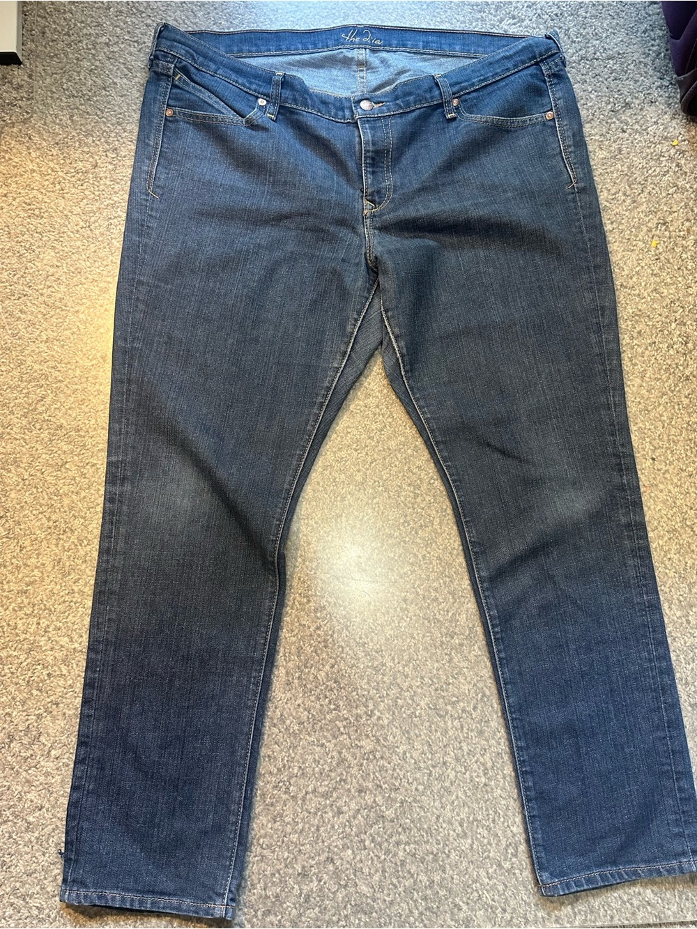 Women's Straight Leg Jeans in Dark Blue Denim
